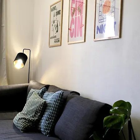 Cozy And Modern In 아파트